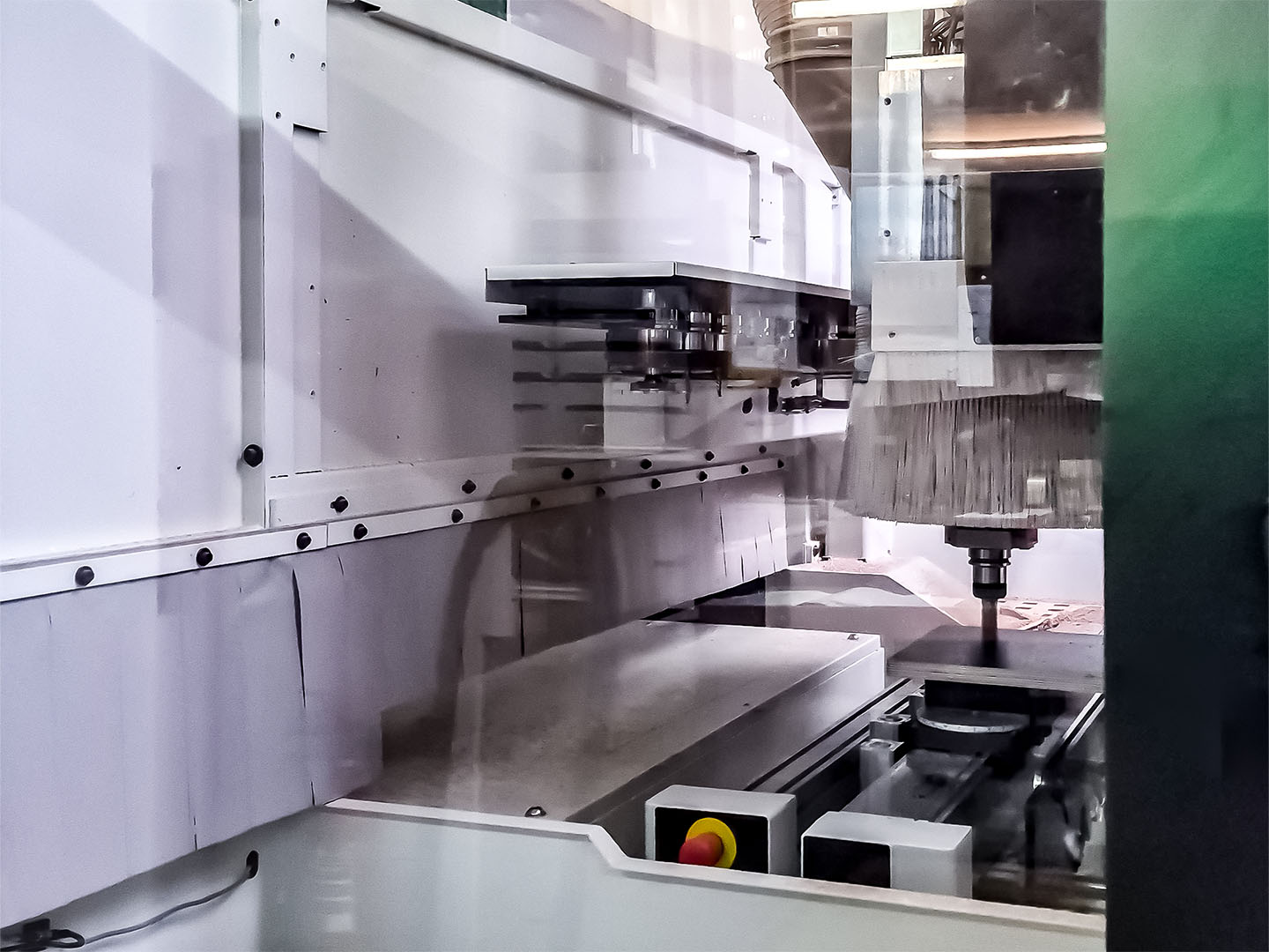 5-Achsen CNC Fräsmaschine von Schüll Innenausbau